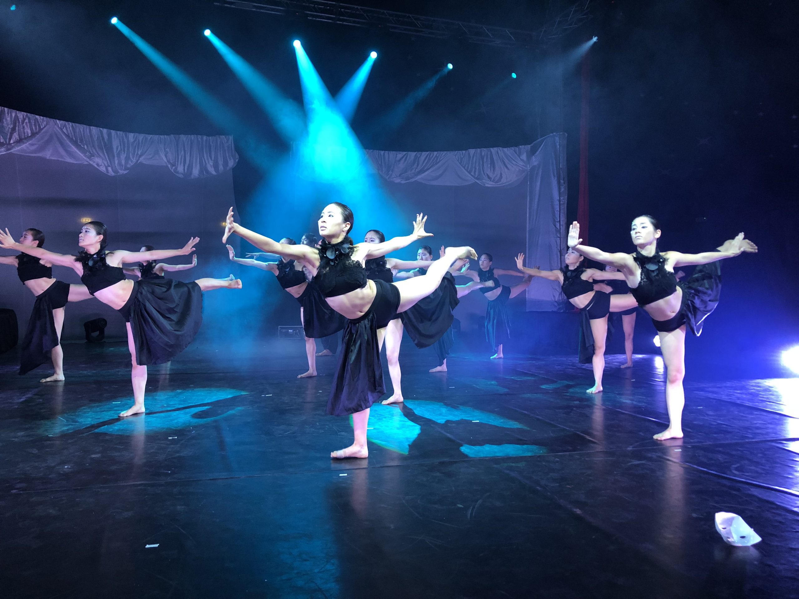 BDCとのコラボレーションで、イタリアのご自身のショー「Unconventional Circus」にBDCのダンサーたちが出演しましたね。その時のことを教えてください。
